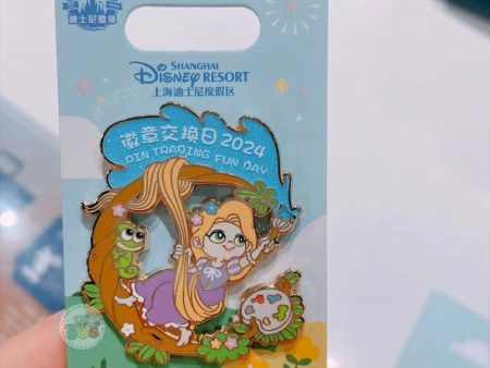 SHDL - Pin Trading Fun Day 2024 x Tangled Rapunzel & Pascal Limited Edition 800 Pin on Sale